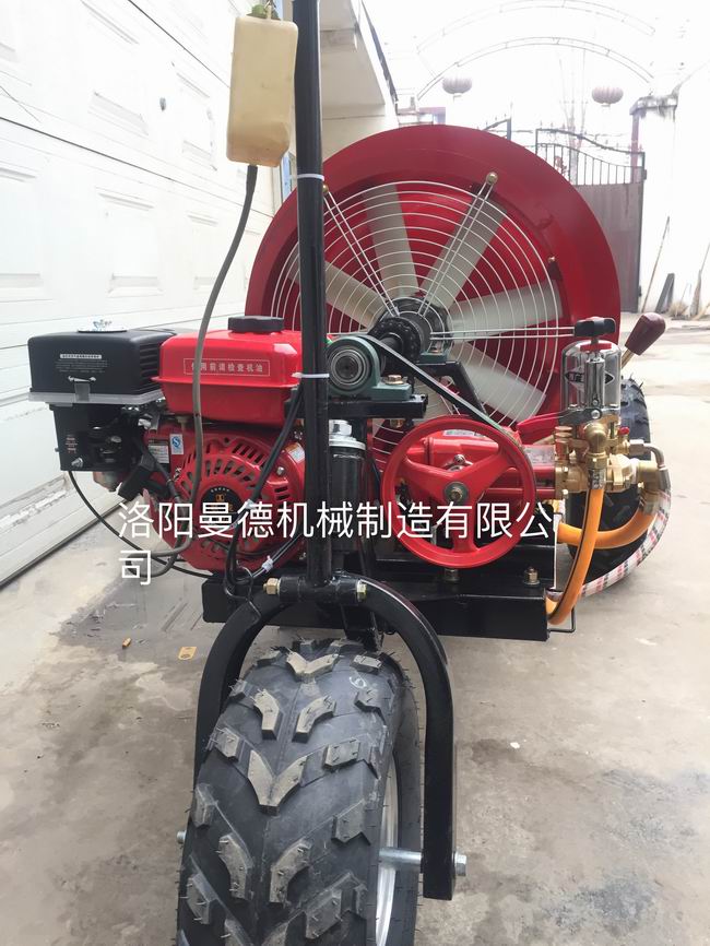 自(zi)走(zou)式風送打藥(yao)機